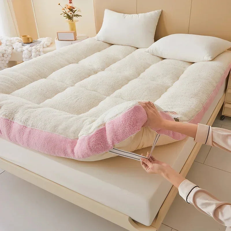 Drowzi™ Plush Lambswool Mattress Topper — Cozy Cushion for Chilly Nights