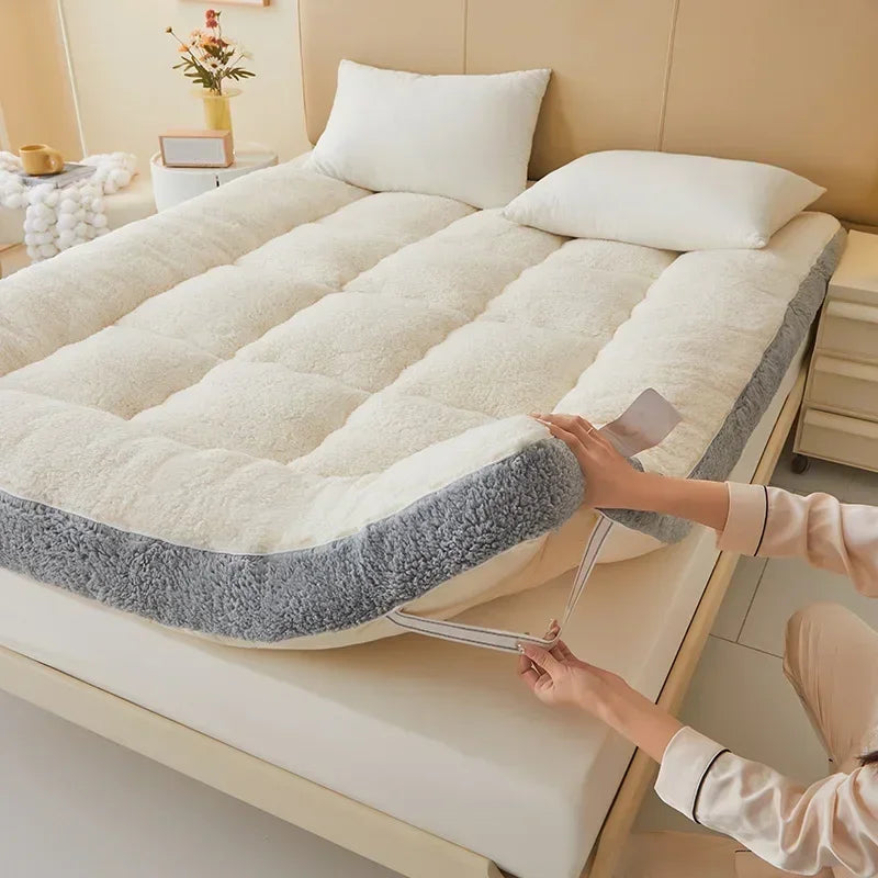 Drowzi™ Plush Lambswool Mattress Topper — Cozy Cushion for Chilly Nights