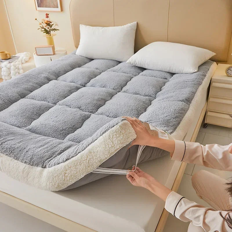 Drowzi™ Plush Lambswool Mattress Topper — Cozy Cushion for Chilly Nights