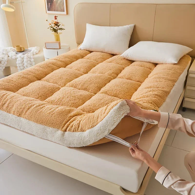 Drowzi™ Plush Lambswool Mattress Topper — Cozy Cushion for Chilly Nights