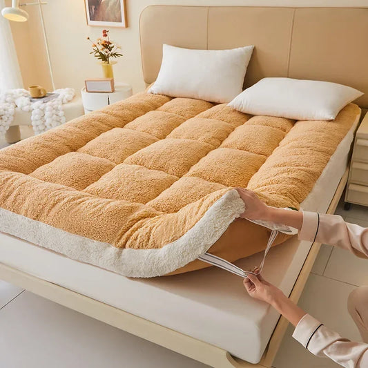 Drowzi™ Plush Lambswool Mattress Topper — Cozy Cushion for Chilly Nights